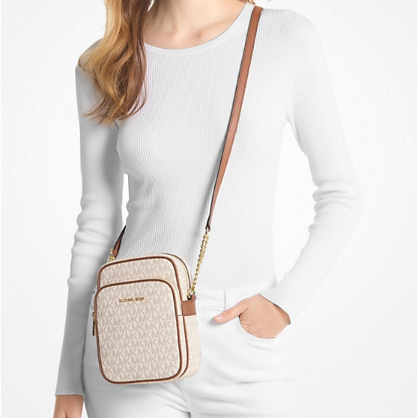 Jet Set Travel Medium Logo Crossbody Bag